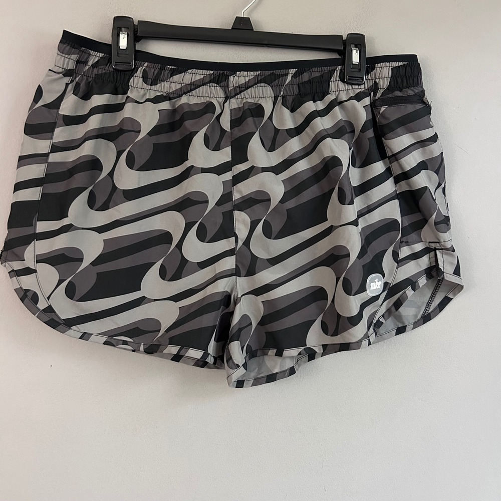 Nike Dri-FIT Womens XL Grey Black Swoosh Wave Print Running Shorts Zipper Pocket